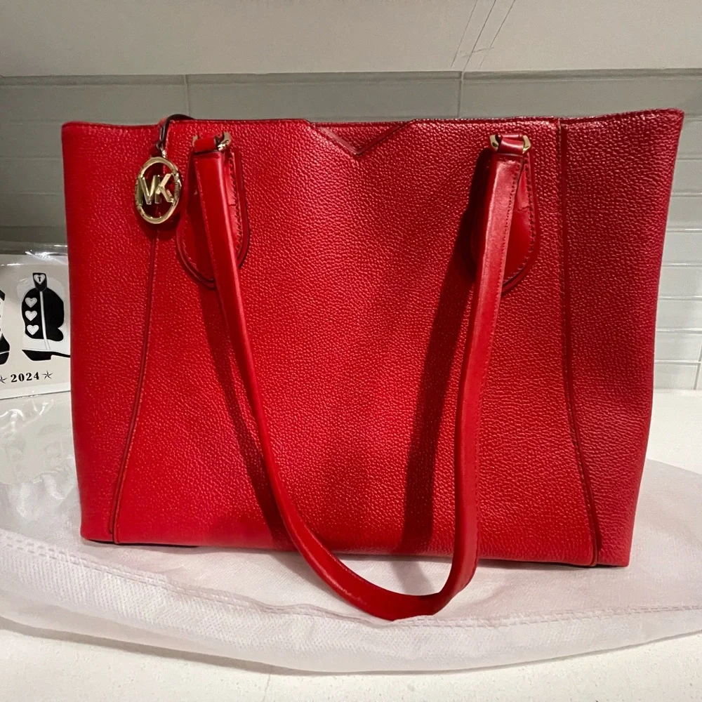 Michael Kors Mae Pebbled Leather Tote NWOT - Picture 3 of 5